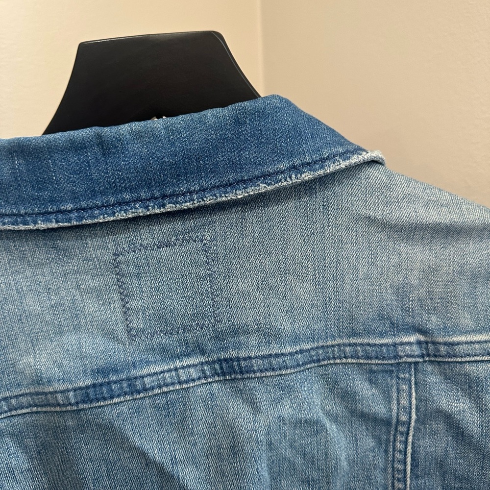 Vineyard Vines Faded Blue Denim Jacket - Women's - Picture 5 of 11